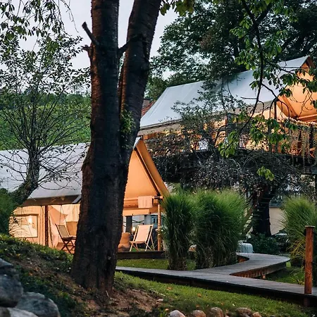 Luxury Vineyard Chateau Ramsak Glamping *