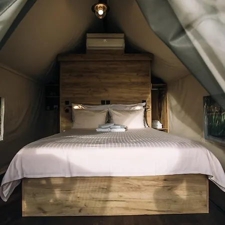 Luxury Vineyard Chateau Ramsak Glamping