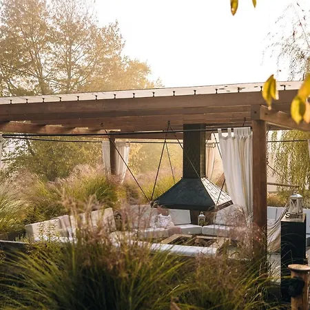 Luxury Vineyard Chateau Ramsak Campismo de Luxo *