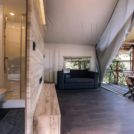 Luxury Vineyard Chateau Ramsak Glamping Marburgo