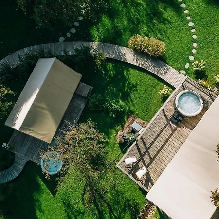 Campismo de Luxo Luxury Vineyard Chateau Ramsak *