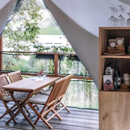 Glamping Luxury Vineyard Chateau Ramsak Marburgo