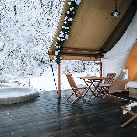 Luxury Vineyard Chateau Ramsak Glamping