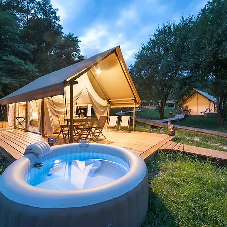 Luxury Vineyard Chateau Ramsak Glamping Marburgo