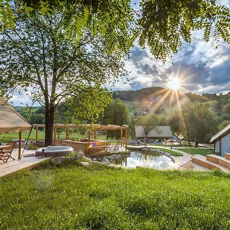 אוהל מפואר Luxury Vineyard Chateau Ramsak *