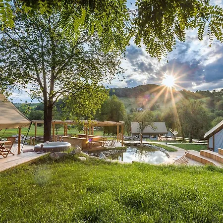 Luksuzni šotor Luxury Vineyard Chateau Ramsak *