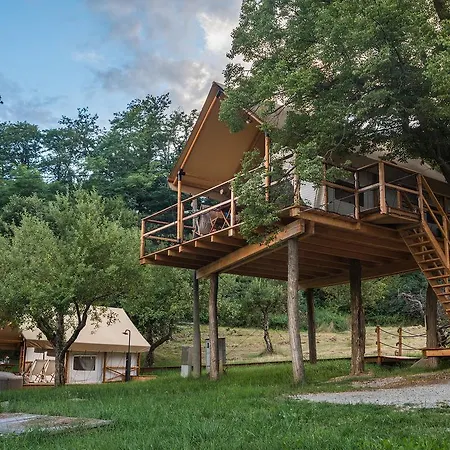 Luxury Vineyard Chateau Ramsak Glamping *