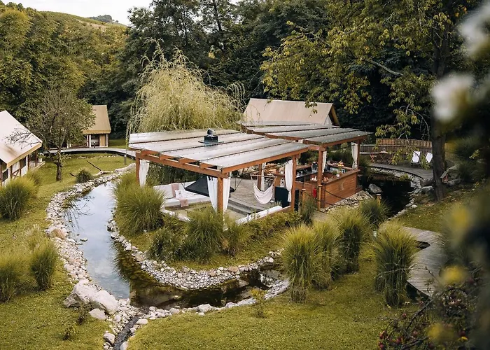 Luksuzni šotor Luxury Vineyard Chateau Ramsak Maribor